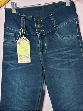 High-Rise Skinny Jeans in Dark Blue by Sartrax